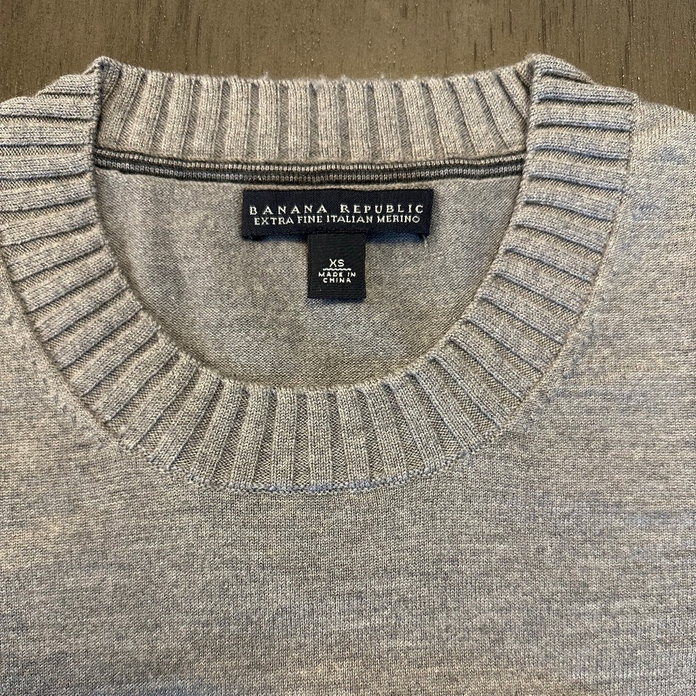 Heather grey Banana Republic crewneck sweater